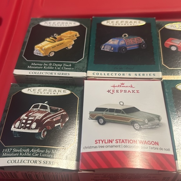 7 min Hallmark ornaments, bundle deal - Picture 3 of 5